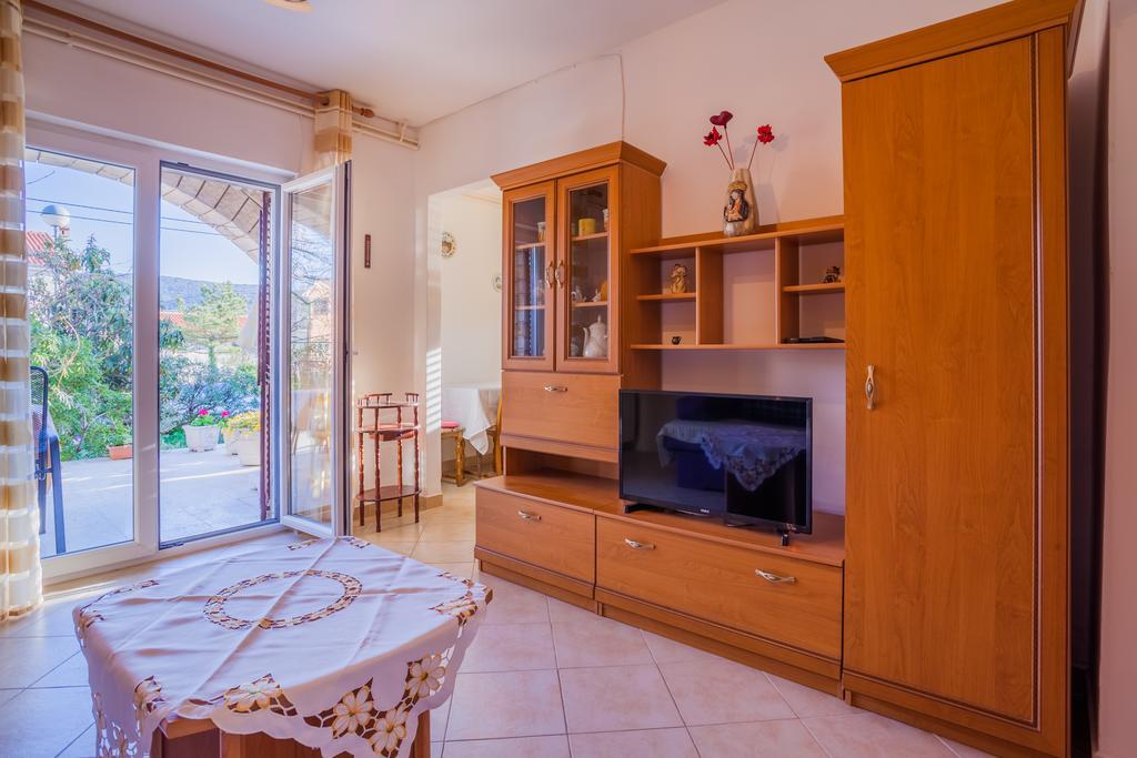 Apartments Tatjana Црес Экстерьер фото