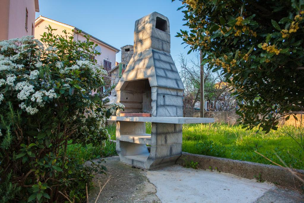 Apartments Tatjana Црес Экстерьер фото